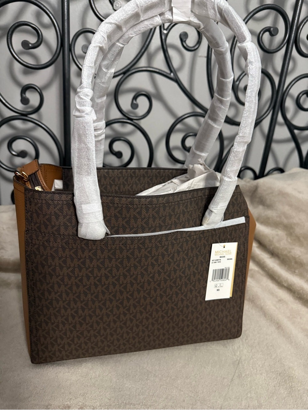 NWT Michael Kors Maisie 3-in-1 tote bag, with snap pouch & small zip crossbody. - Picture 5 of 12
